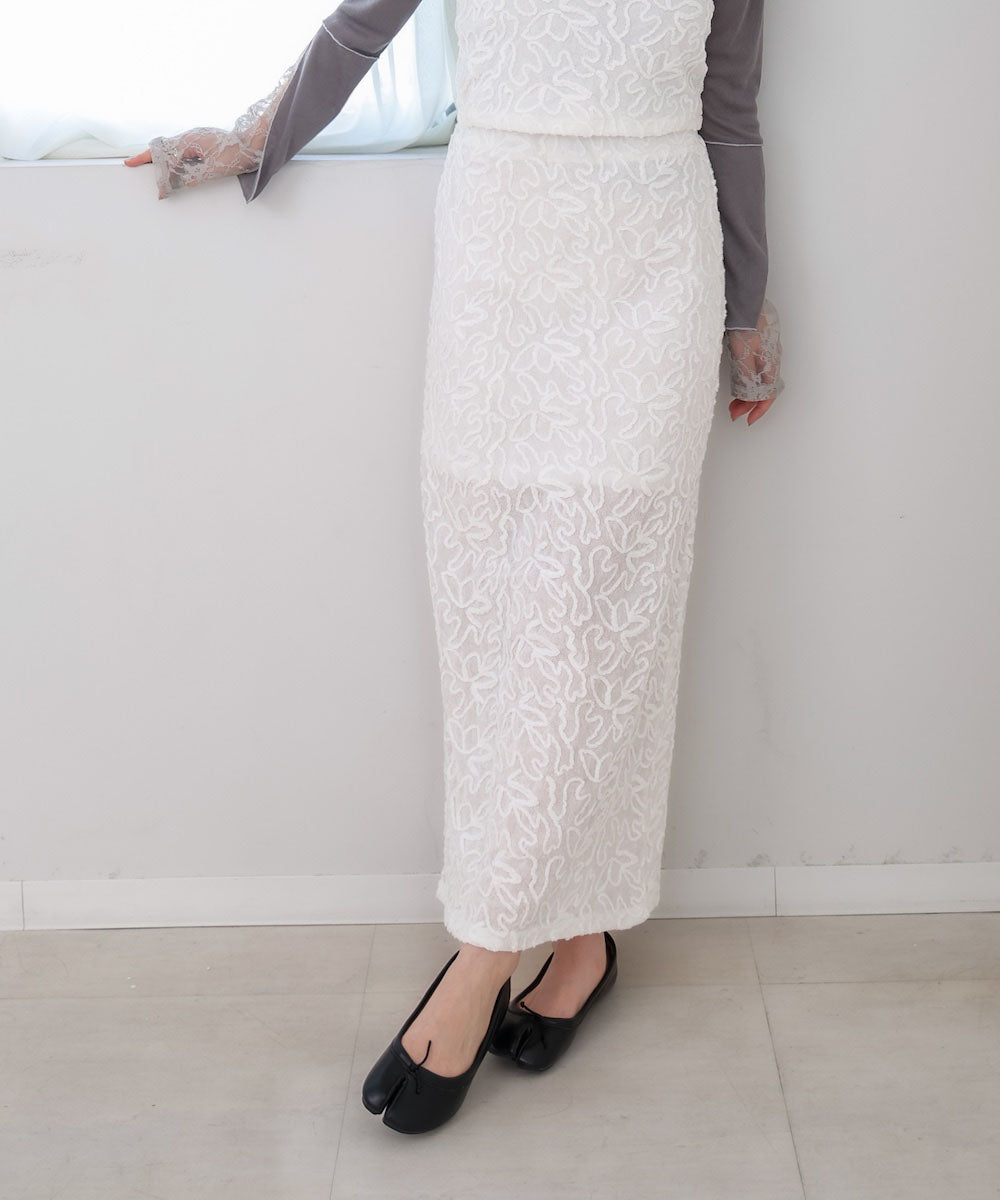 コード刺繍ベロアスカート