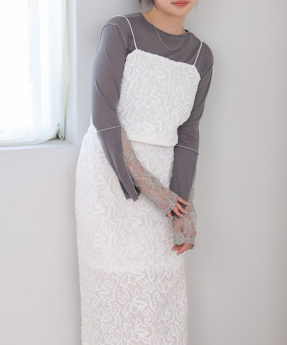 コード刺繍ベロアスカート