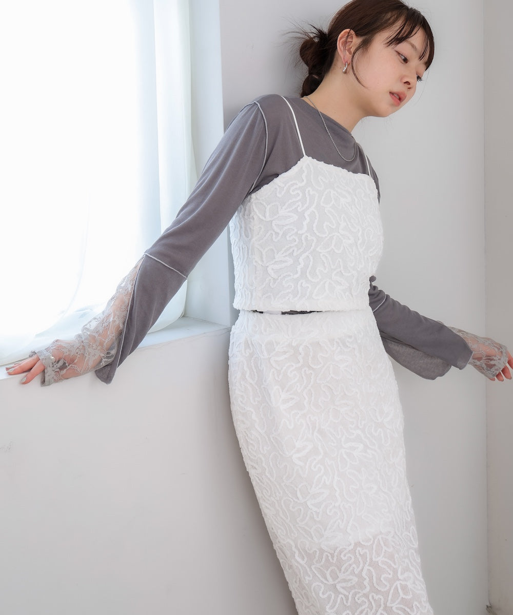 コード刺繍ベロアスカート