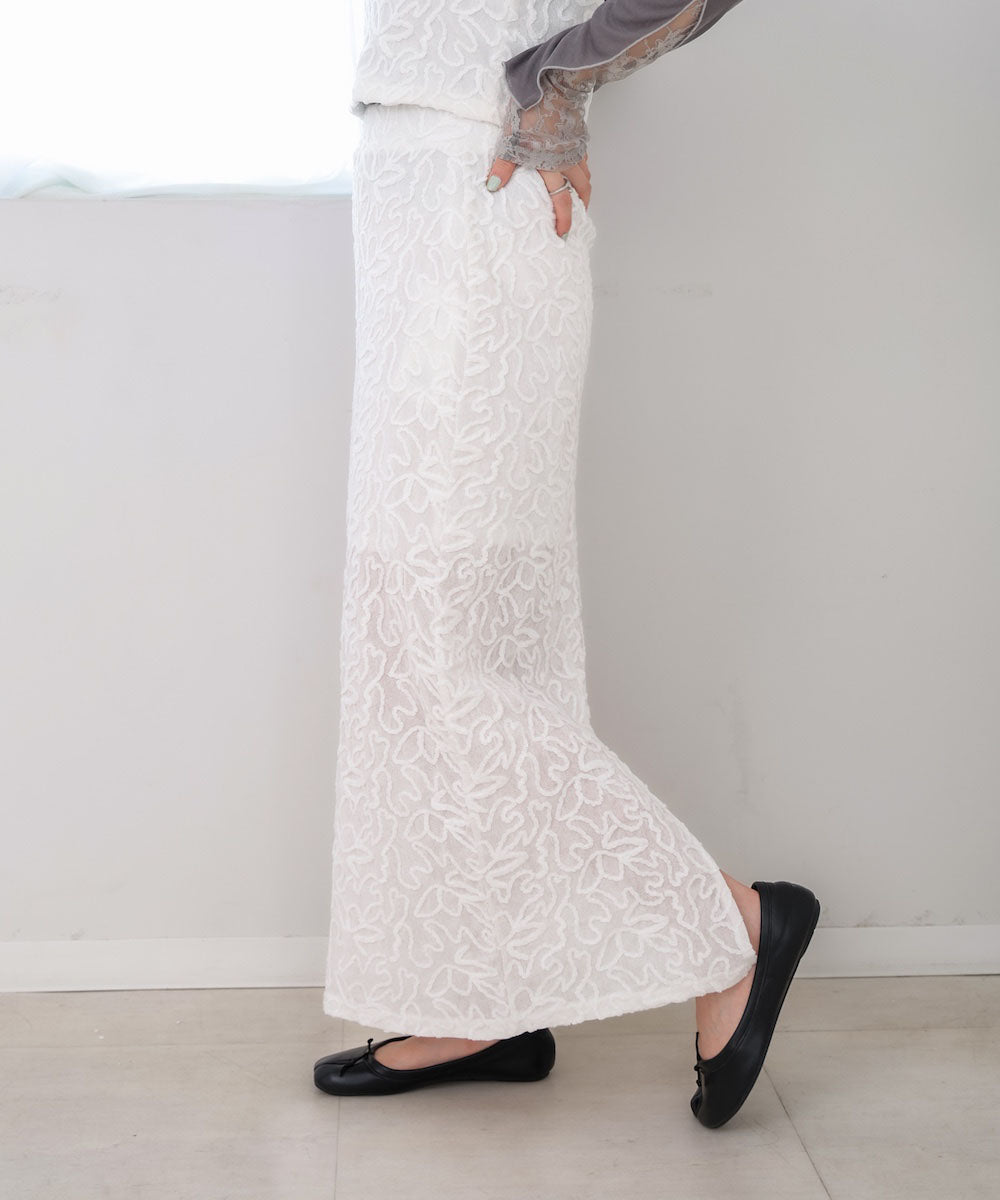 コード刺繍ベロアスカート