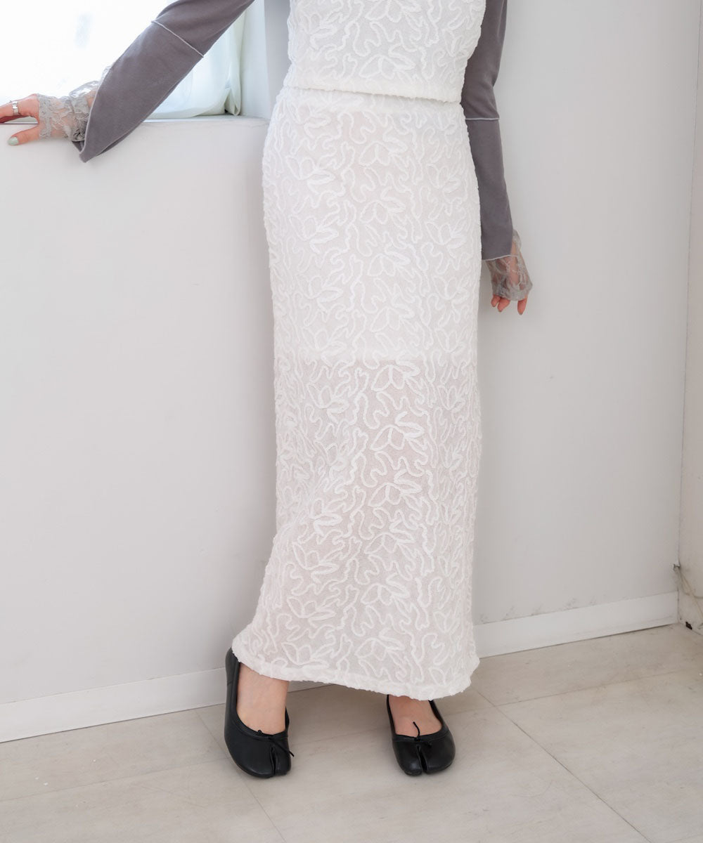 コード刺繍ベロアスカート