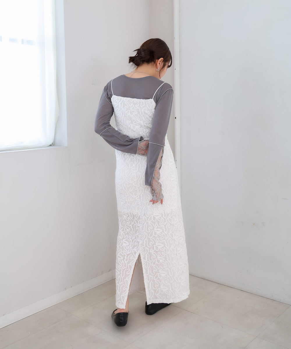 コード刺繍ベロアスカート