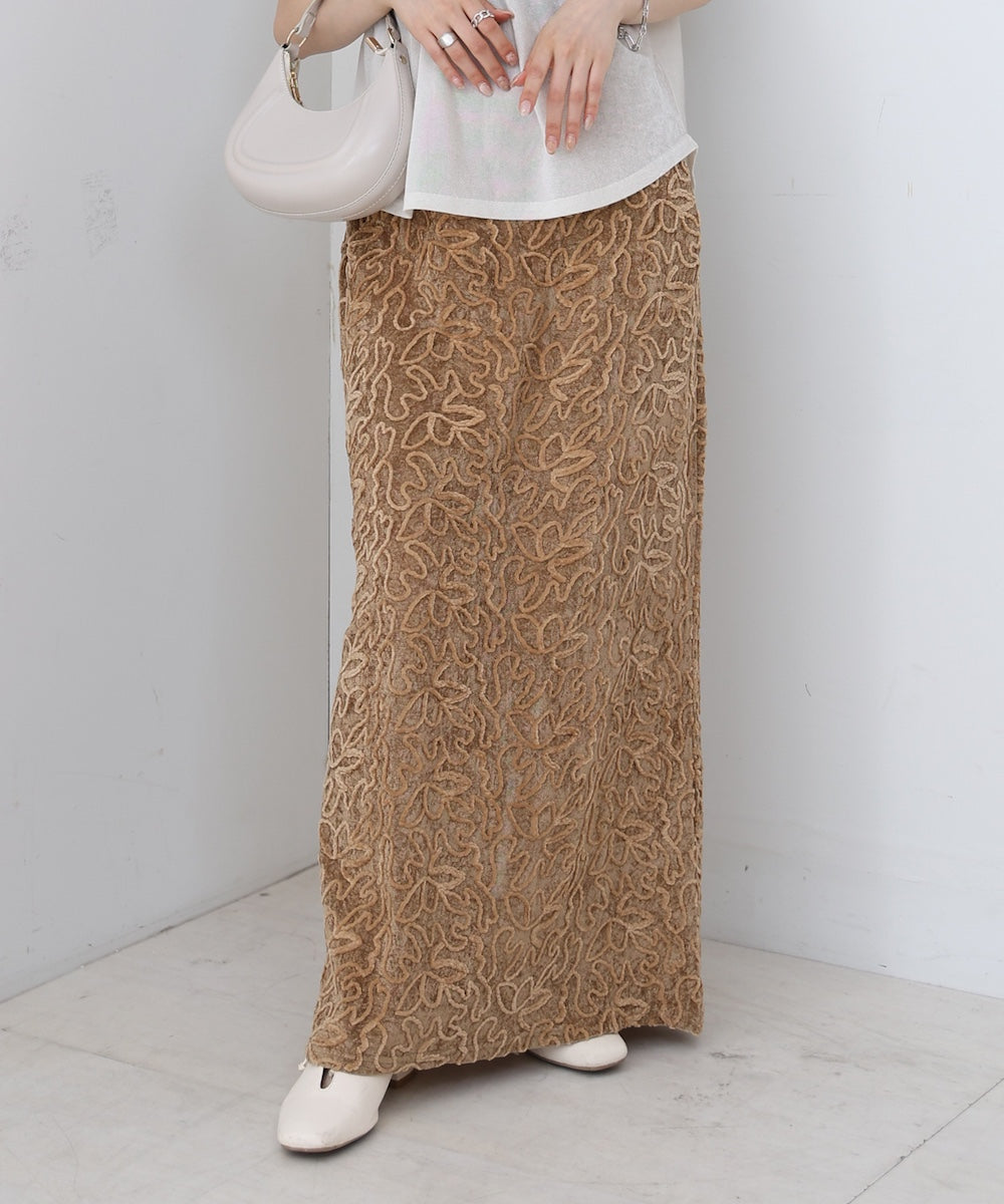 コード刺繍ベロアスカート