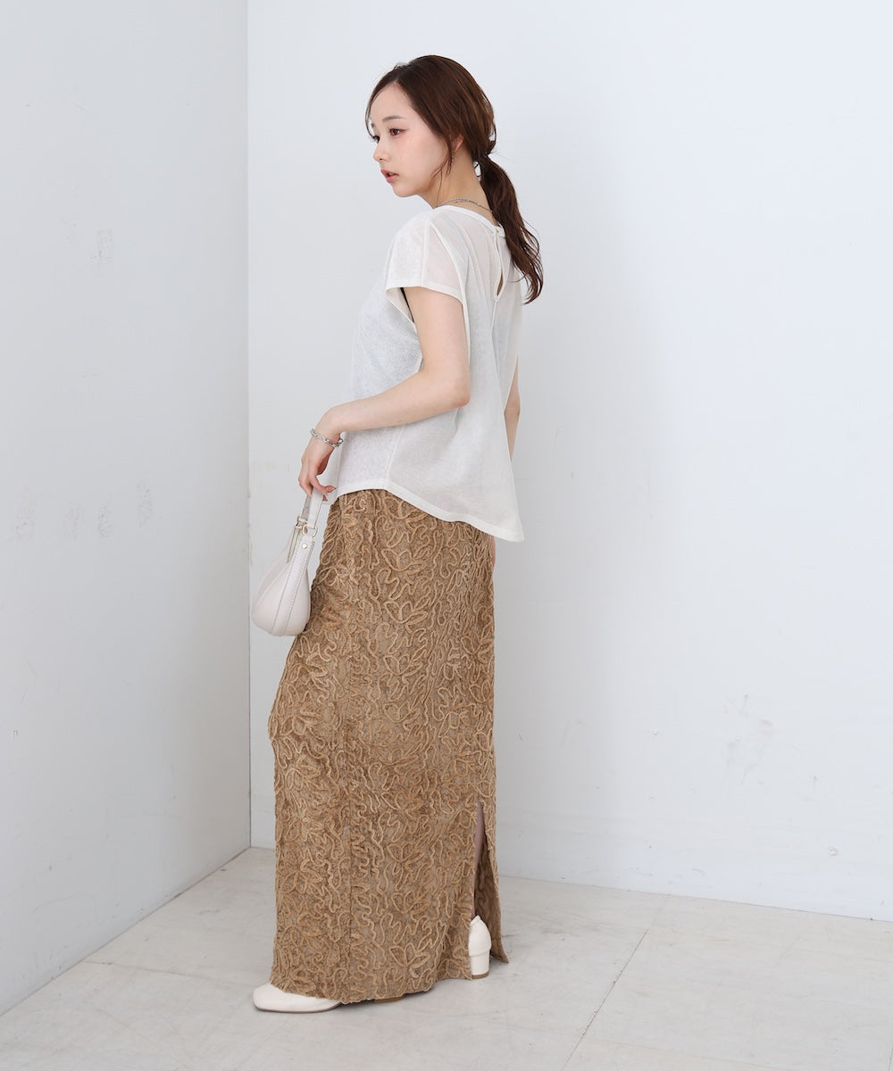 コード刺繍ベロアスカート