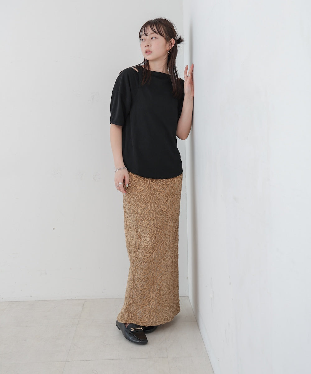 コード刺繍ベロアスカート