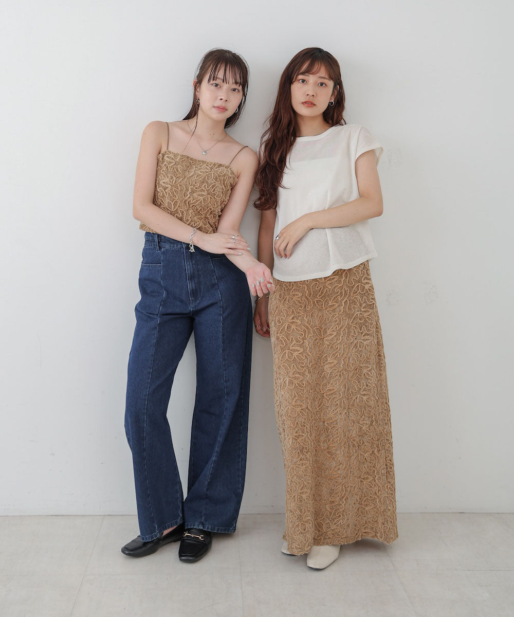 コード刺繍ベロアスカート