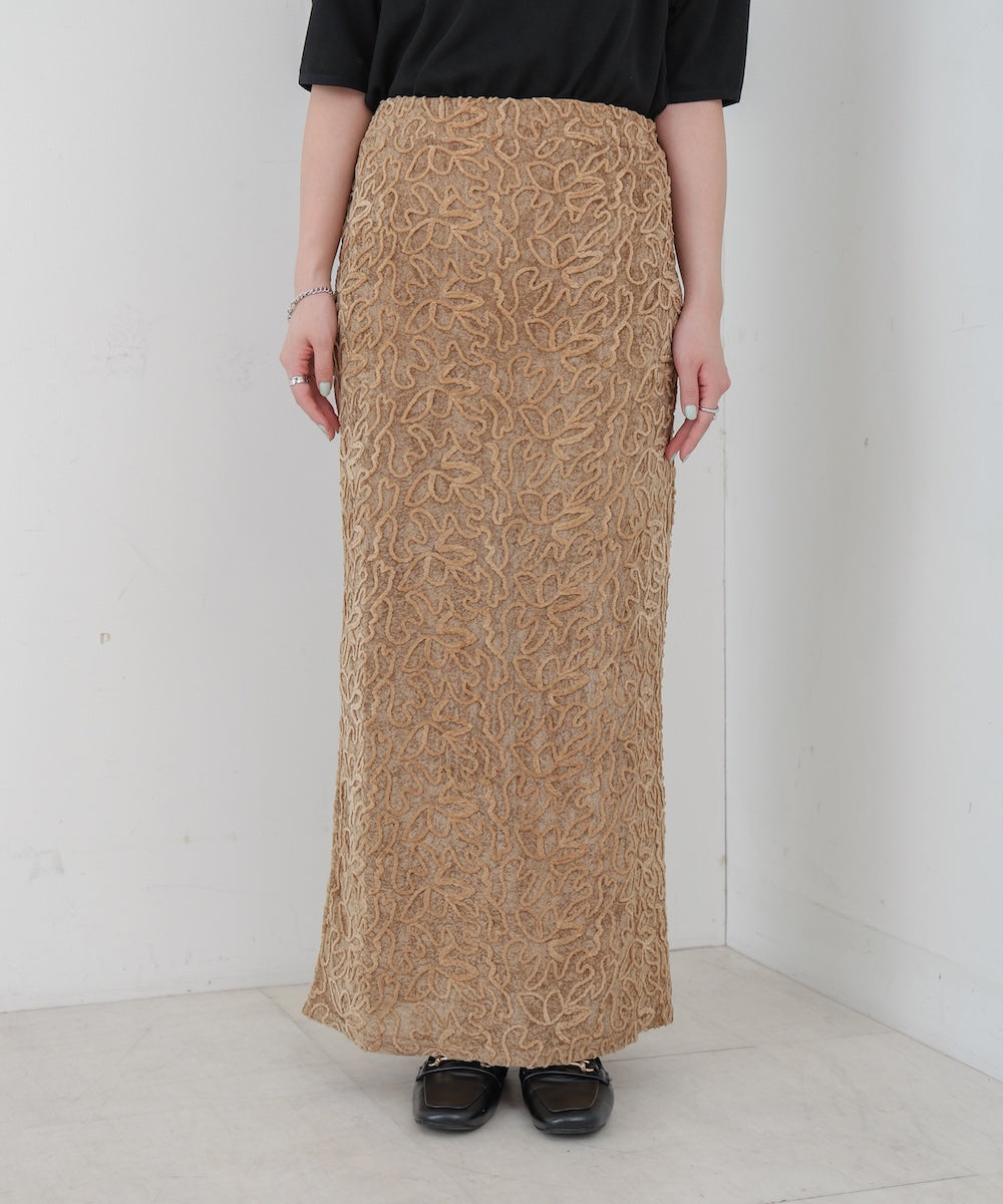 コード刺繍ベロアスカート