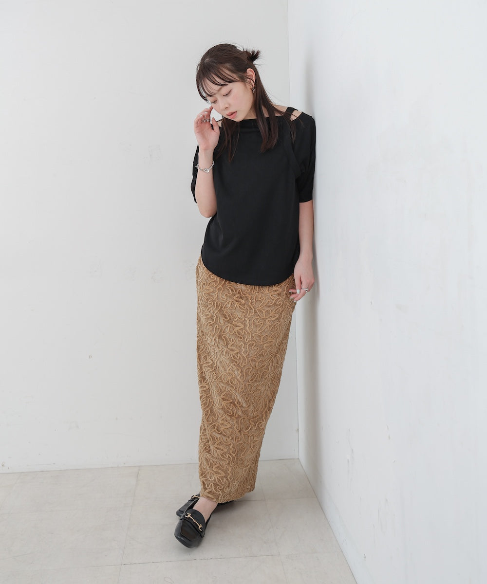 コード刺繍ベロアスカート