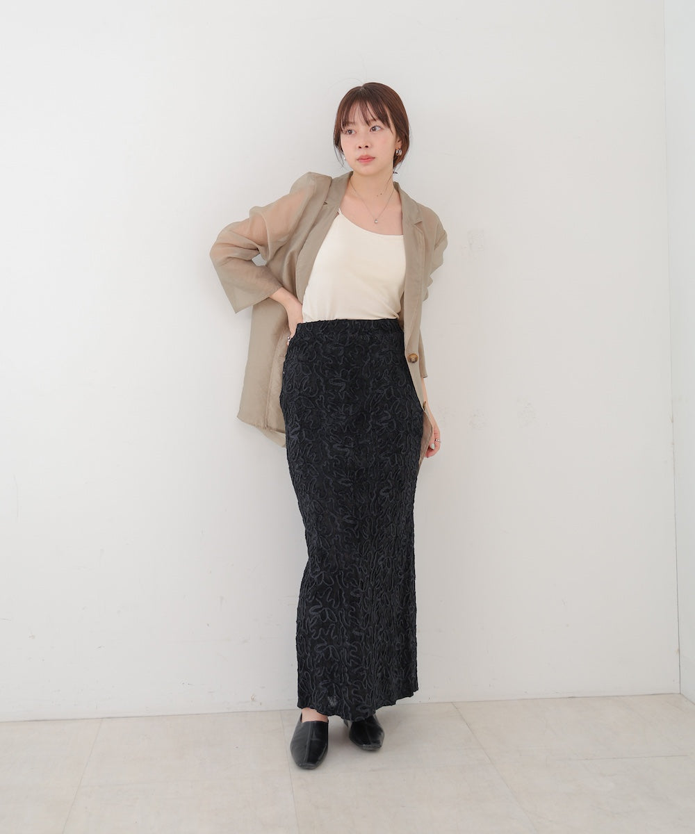 コード刺繍ベロアスカート