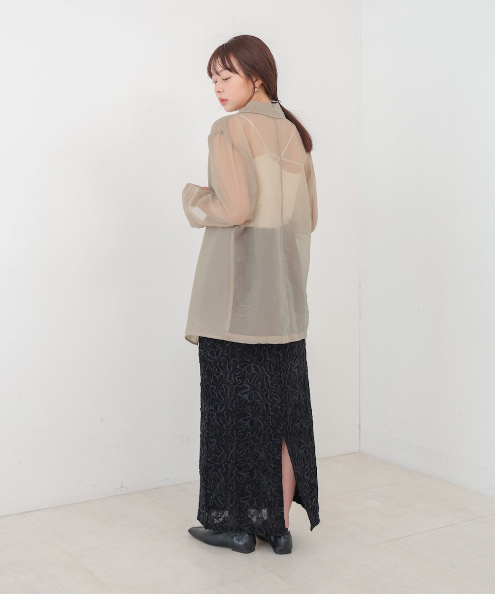 コード刺繍ベロアスカート