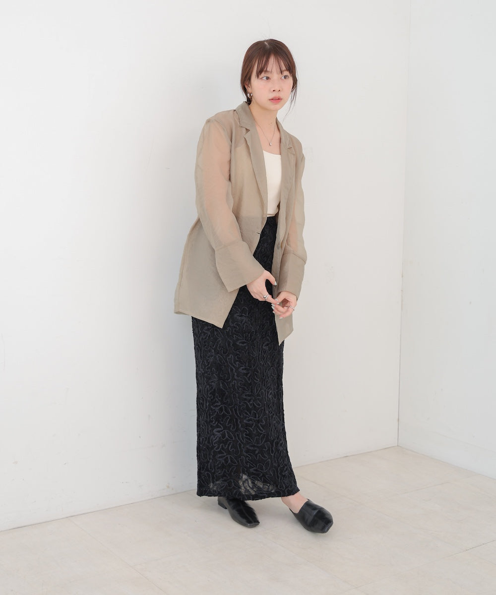 コード刺繍ベロアスカート