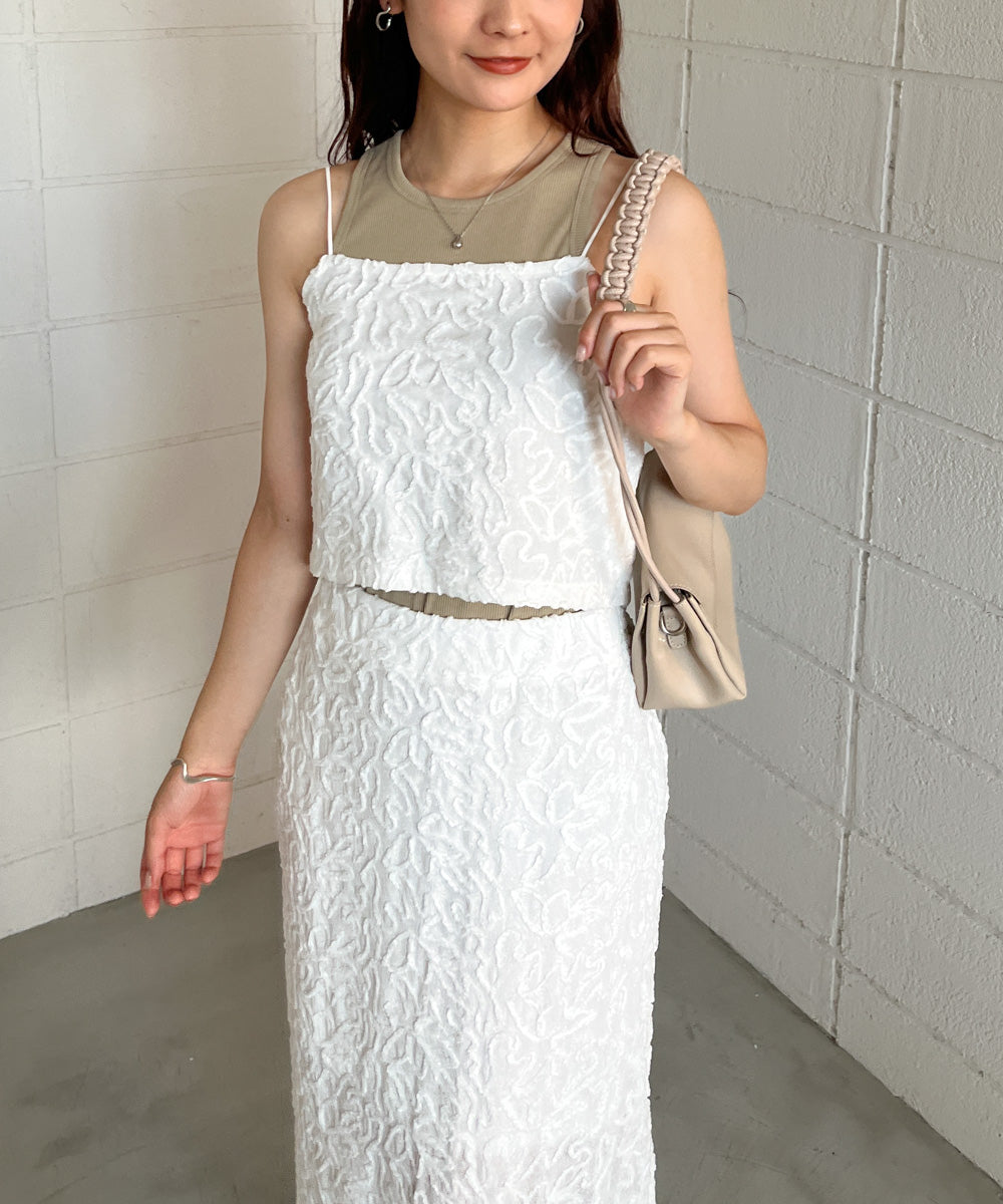 コード刺繍ベロアスカート