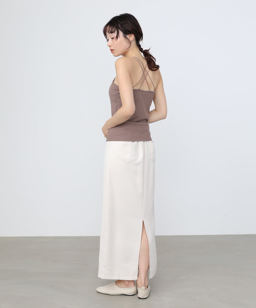 カップ付きバックストラップキャミ