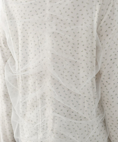 チュールレイヤードトップス