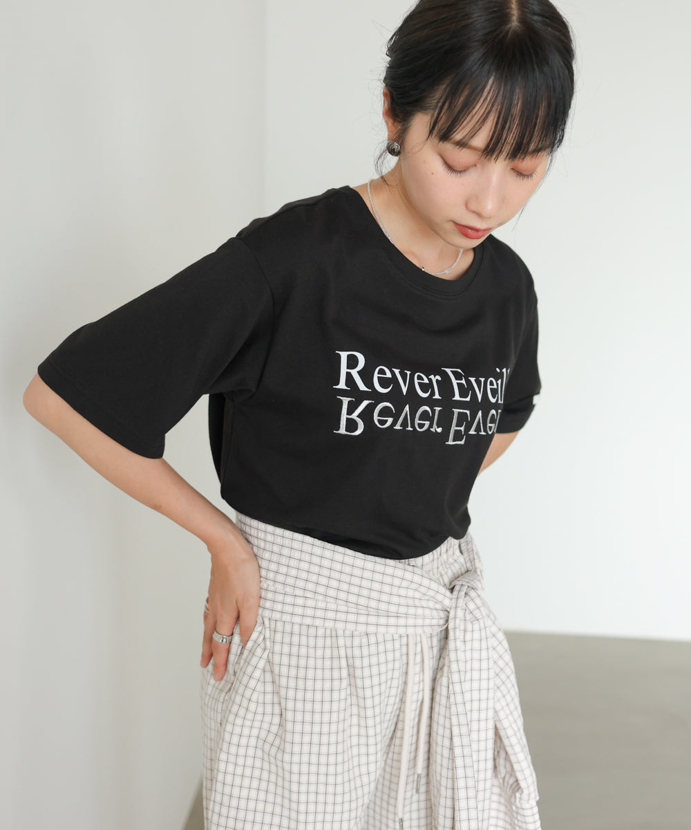 ロゴプリント刺しゅうＴシャツ