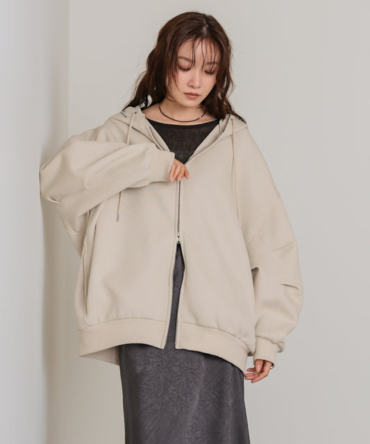 刺しゅう入り立体ビッグパーカー
