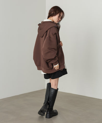 刺しゅう入り立体ビッグパーカー