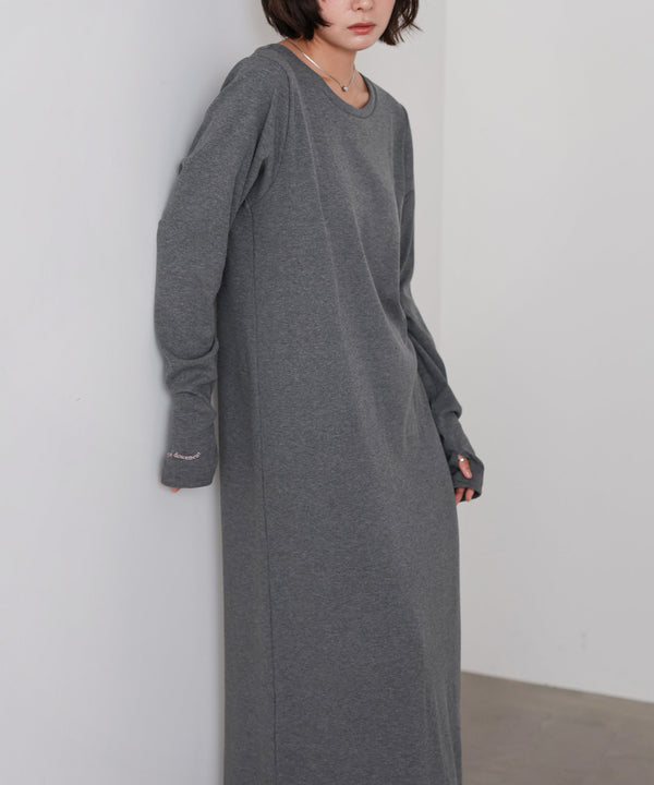 ロゴ刺しゅう裏起毛リブワンピース