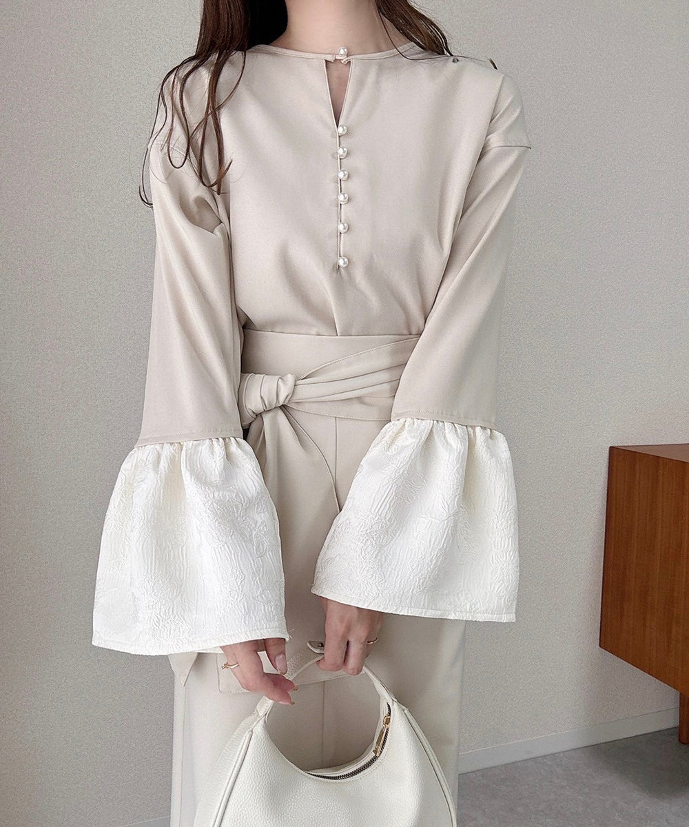 SLEEVE FLARE JACQUARD BLOUSE