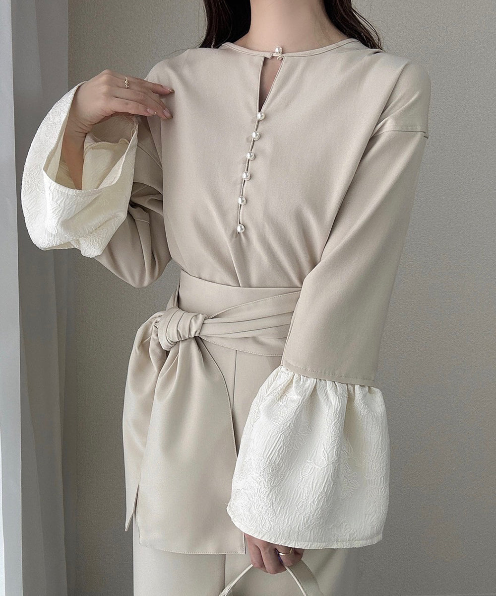 SLEEVE FLARE JACQUARD BLOUSE