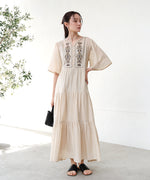 【S・Mサイズ展開】袖フレア－ティアード刺繍ワンピース