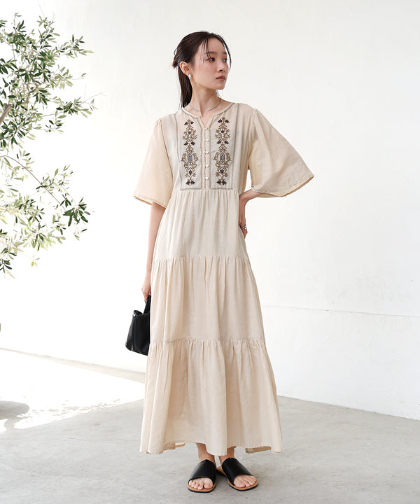 【S・Mサイズ展開】袖フレア－ティアード刺繍ワンピース