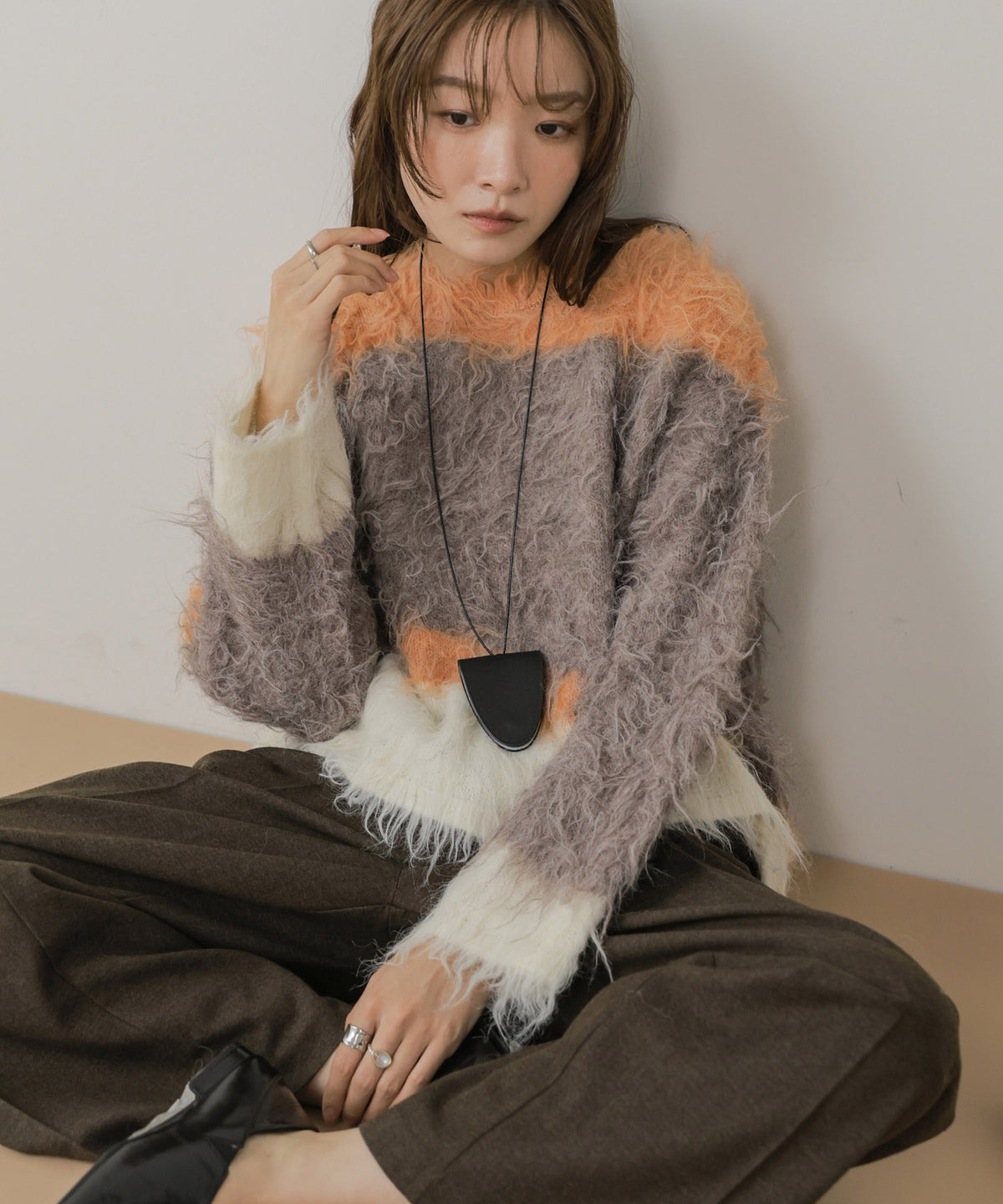 ウェーブ配色ケガキニットトップス