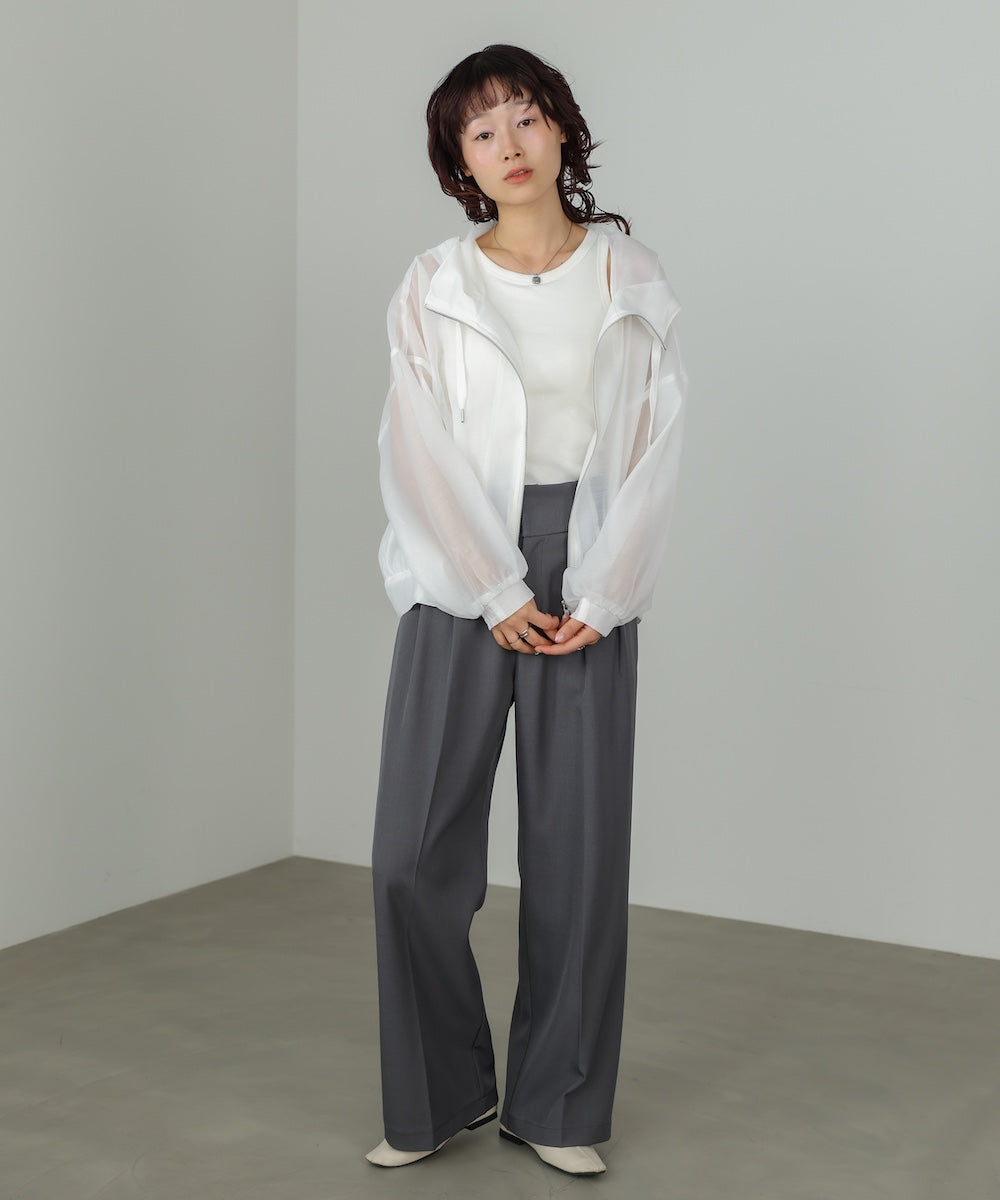 フード付きボリュームマウンテンパーカー