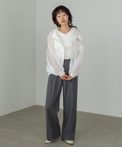 フード付きボリュームマウンテンパーカー