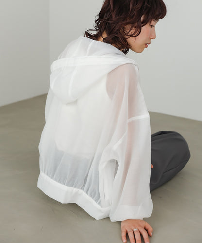 フード付きボリュームマウンテンパーカー