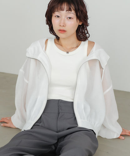 フード付きボリュームマウンテンパーカー