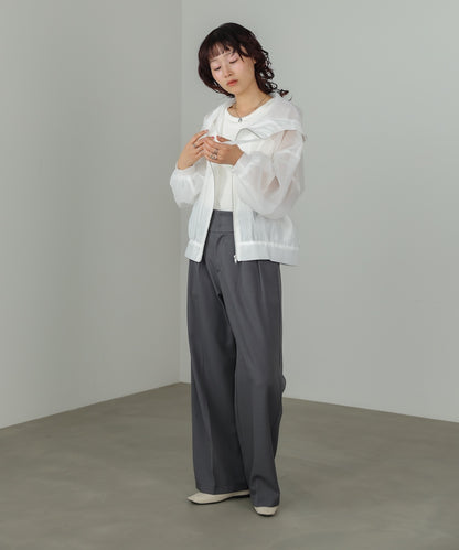 フード付きボリュームマウンテンパーカー