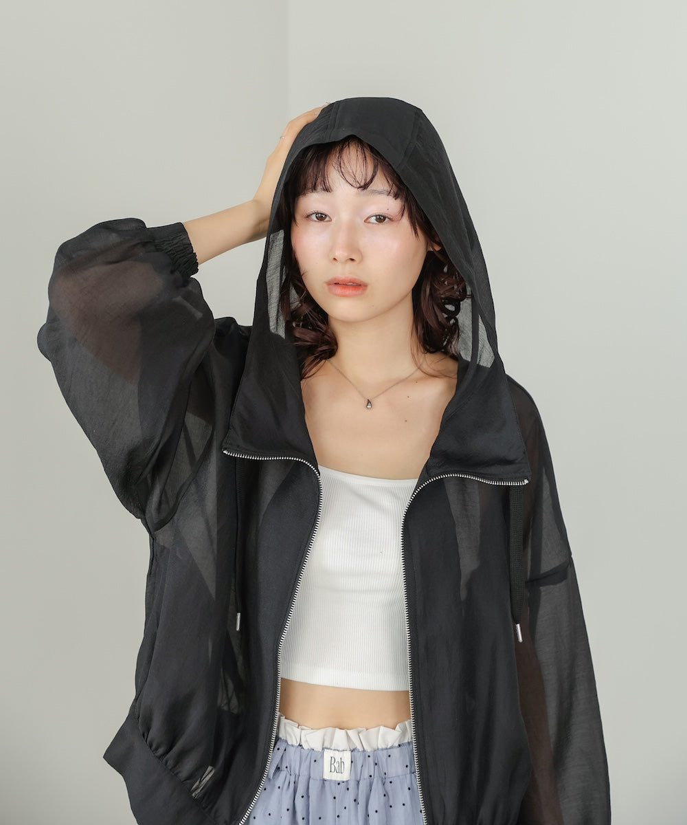 フード付きボリュームマウンテンパーカー