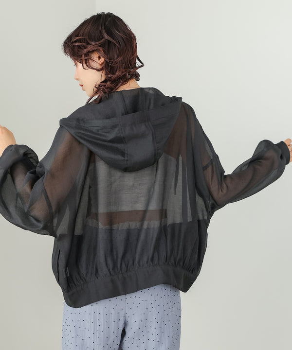 フード付きボリュームマウンテンパーカー