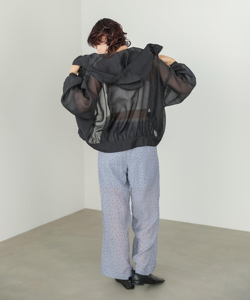 フード付きボリュームマウンテンパーカー