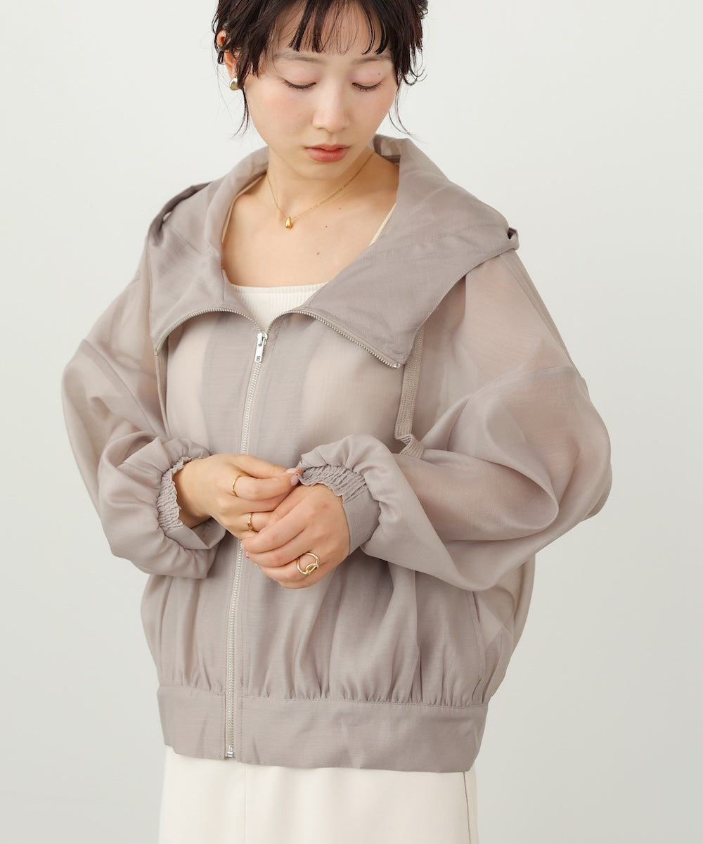 フード付きボリュームマウンテンパーカー