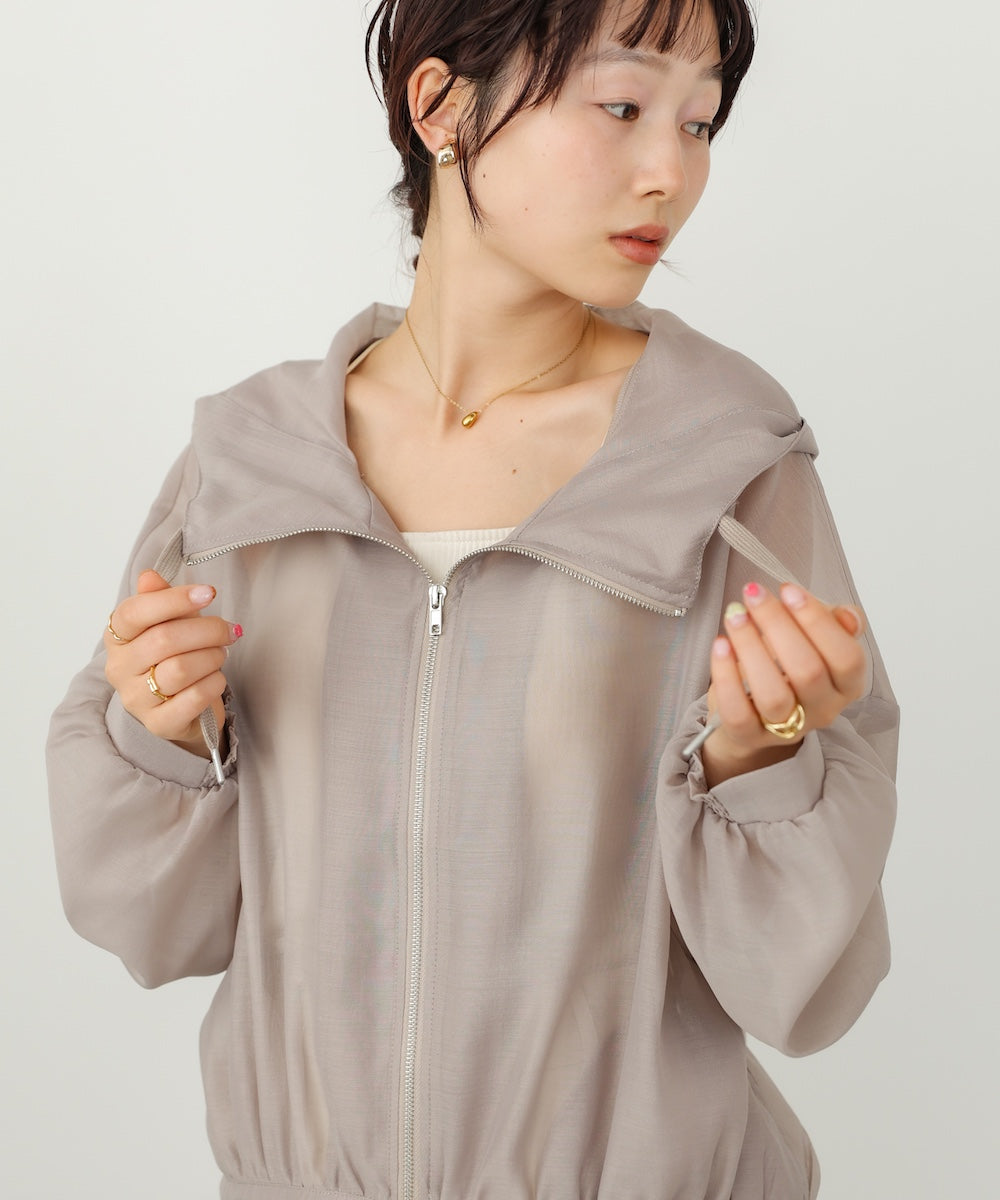 フード付きボリュームマウンテンパーカー