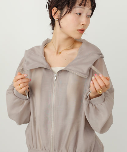 フード付きボリュームマウンテンパーカー