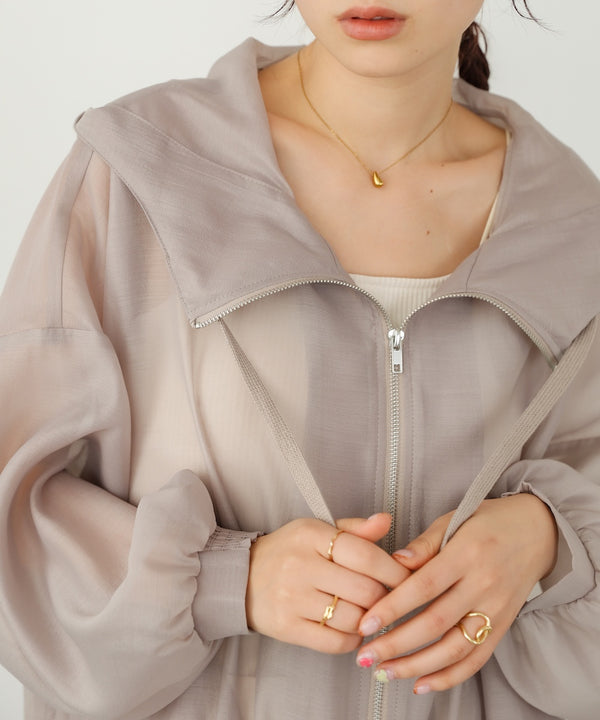 フード付きボリュームマウンテンパーカー