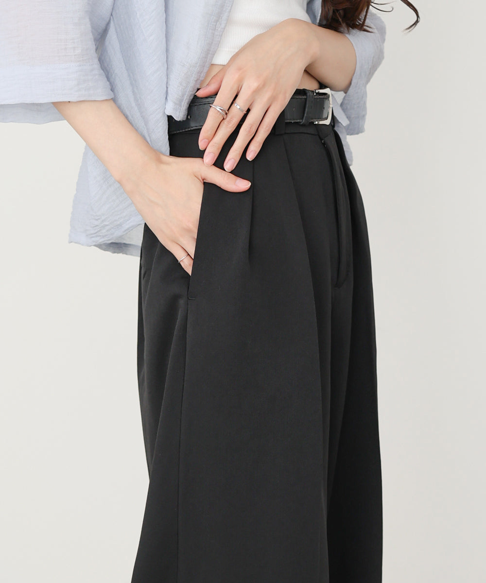 ツータックワイドパンツ