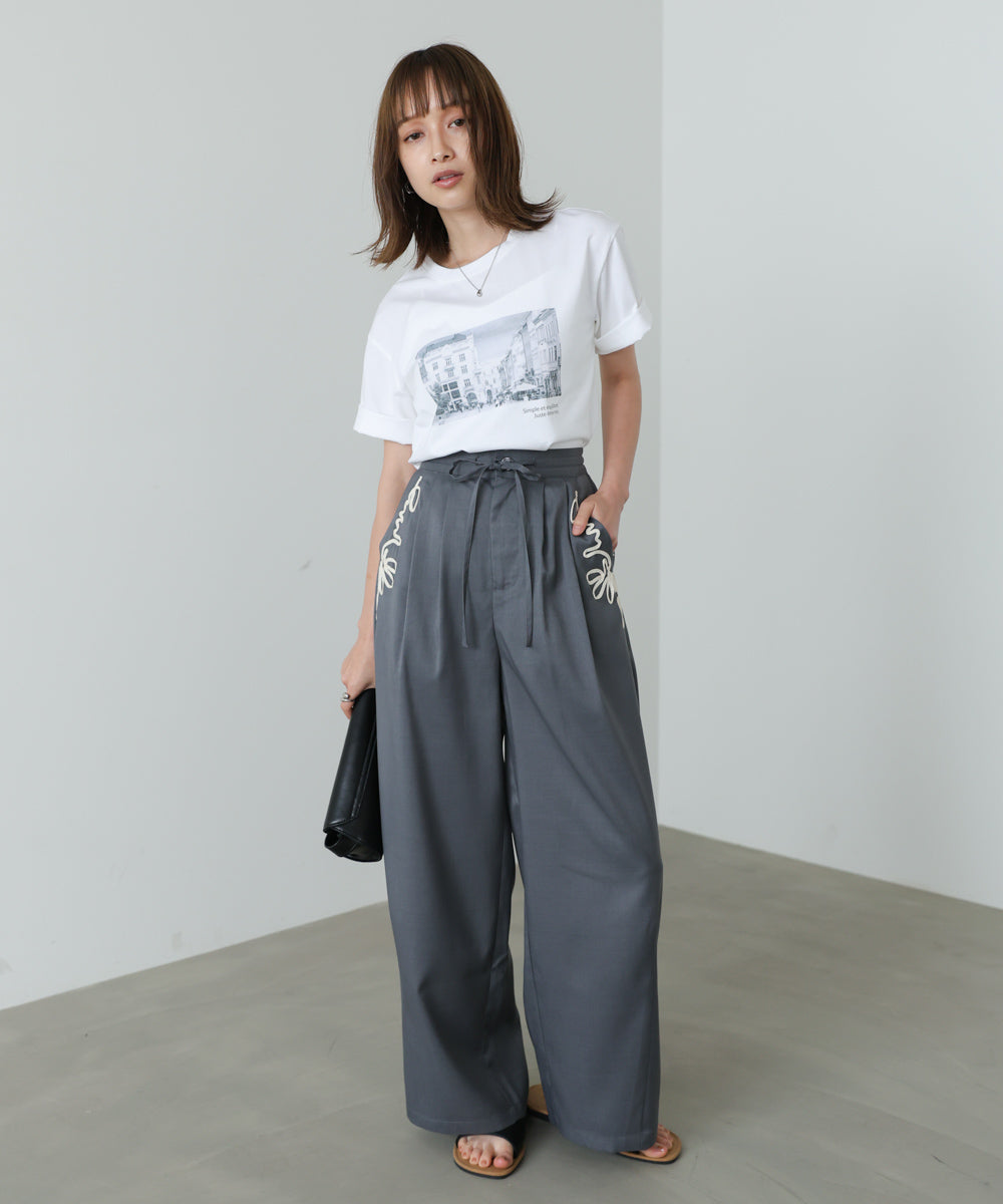 コード刺しゅうカーブパンツ