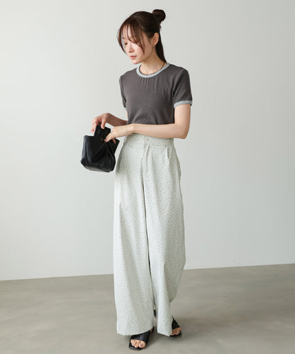小花柄パンツ