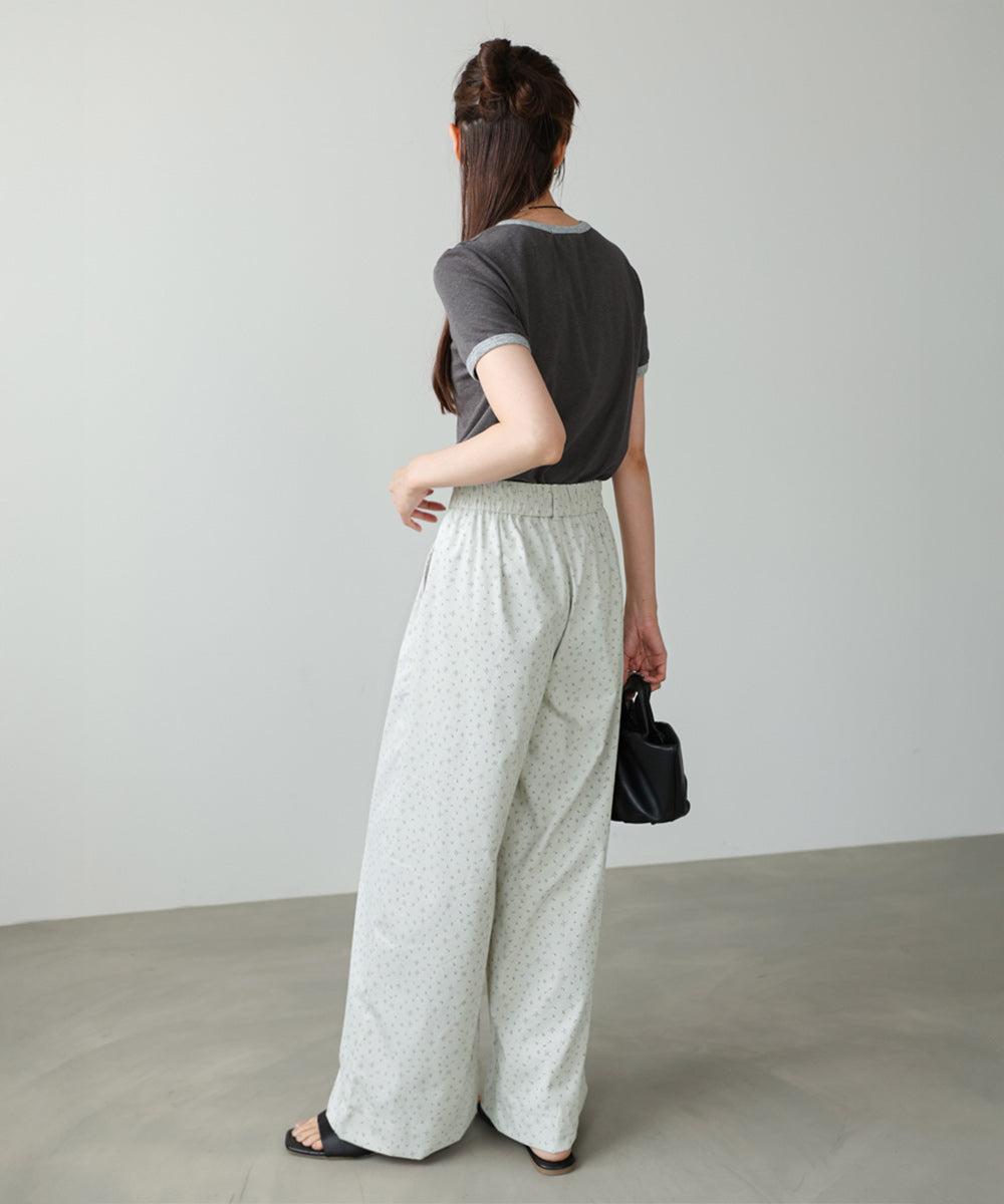 小花柄パンツ