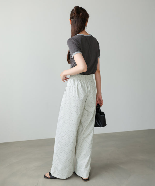 小花柄パンツ