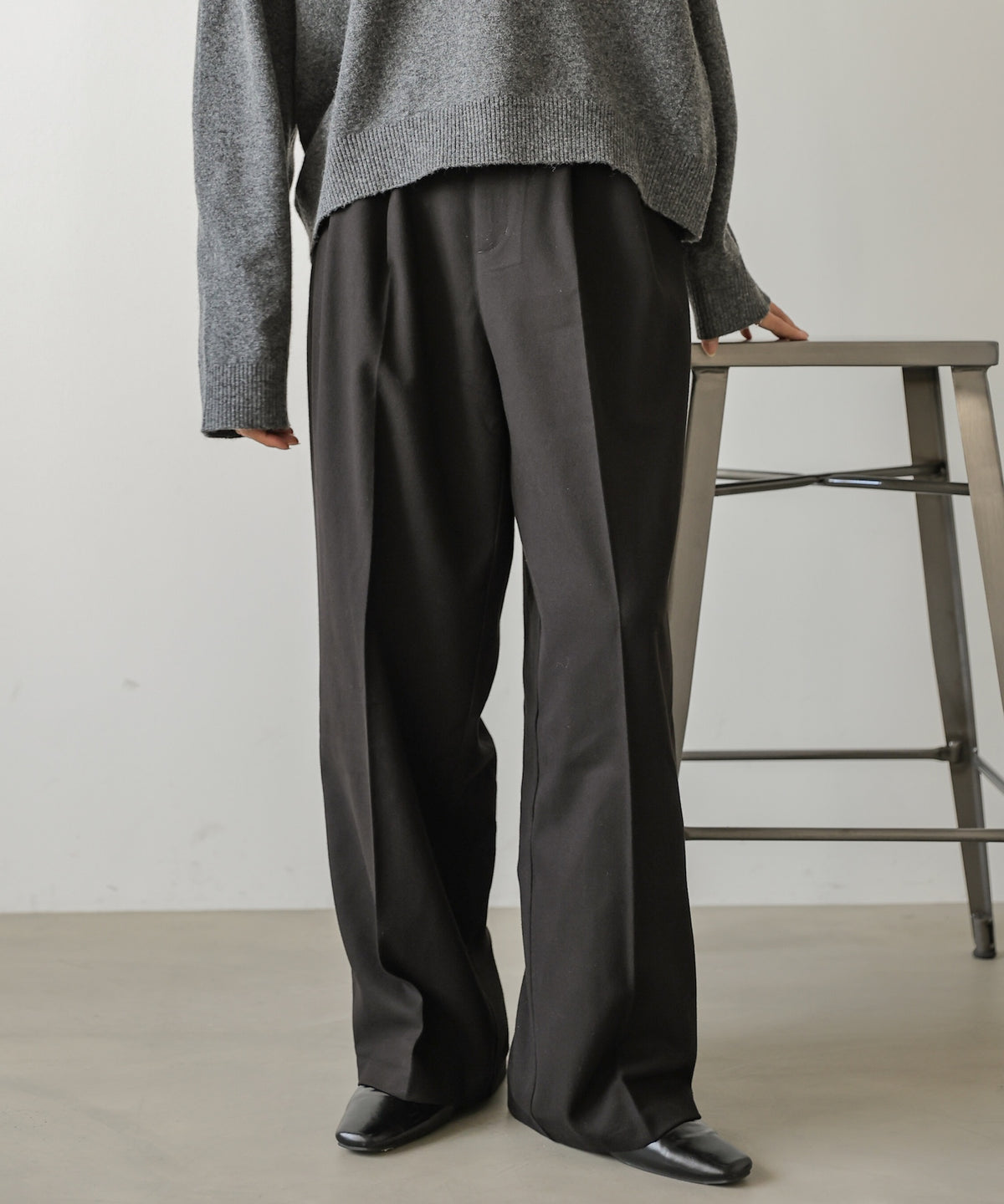 ウールライクツータックストレートパンツ
