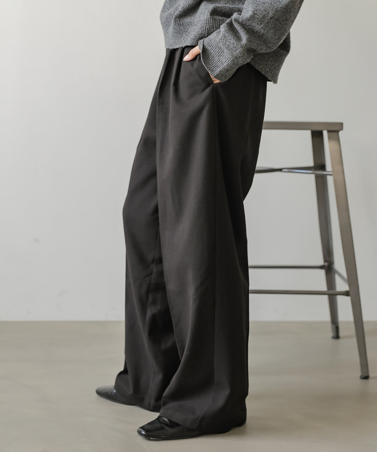 ウールライクツータックストレートパンツ