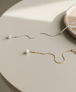 変形パール×ロングチェーンネックレス