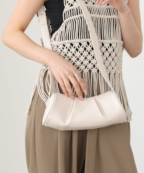 サークルクロワッサンショルダーバッグ