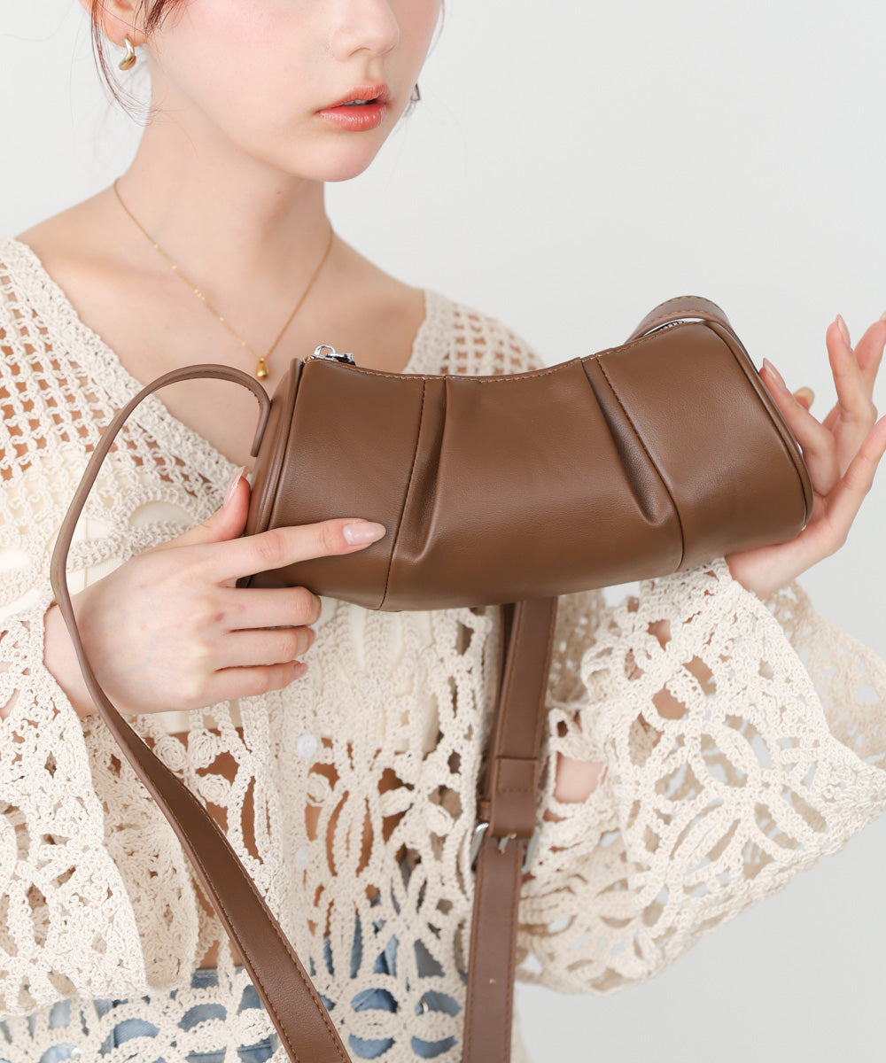 サークルクロワッサンショルダーバッグ