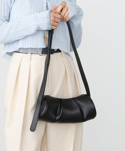 サークルクロワッサンショルダーバッグ